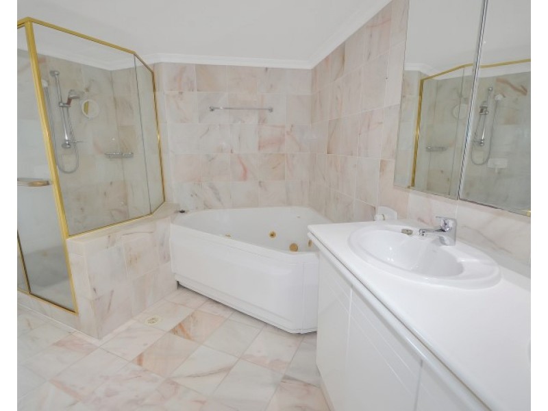 16c/5 Bayview Street, Runaway Bay QLD 4216