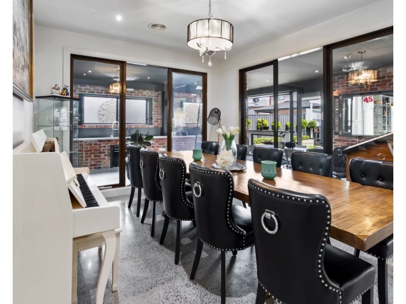 16 Sandy Avenue, Point Cook VIC 3030