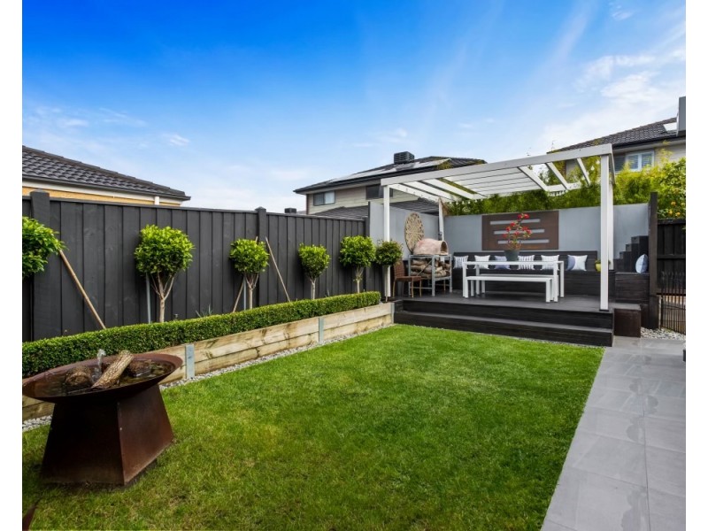 16 Sandy Avenue, Point Cook VIC 3030