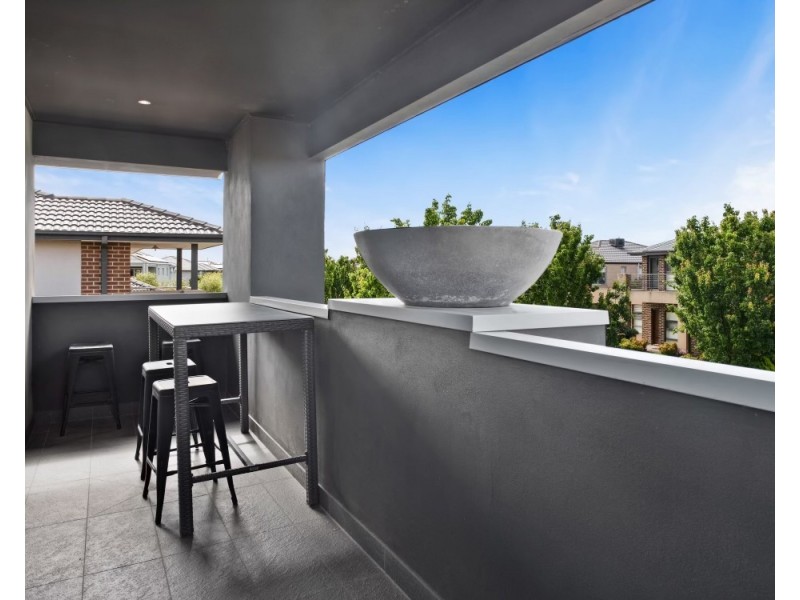 16 Sandy Avenue, Point Cook VIC 3030