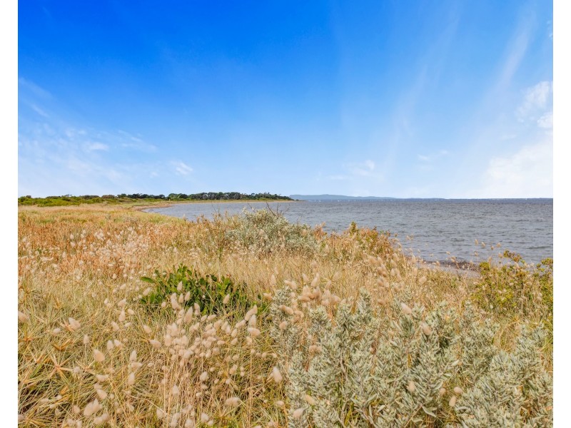 16 Sandy Avenue, Point Cook VIC 3030