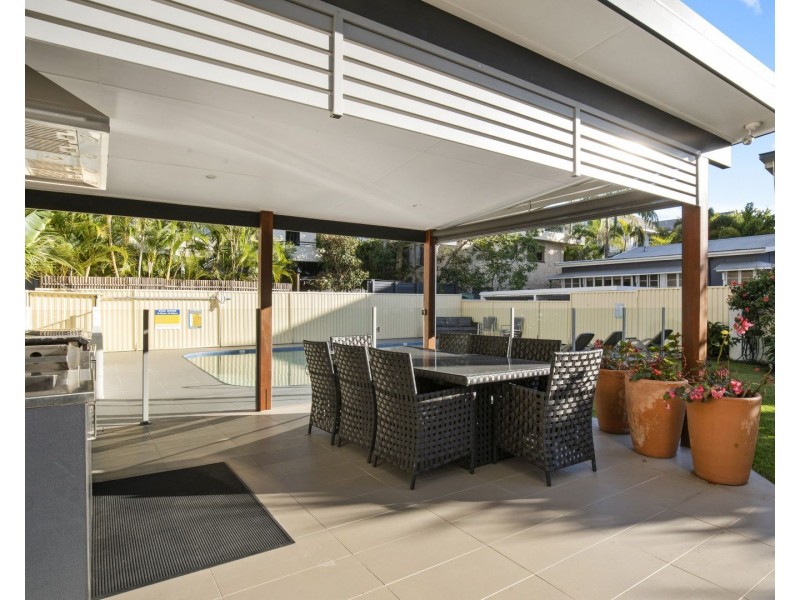 21/22 Armrick Avenue, Broadbeach QLD 4218