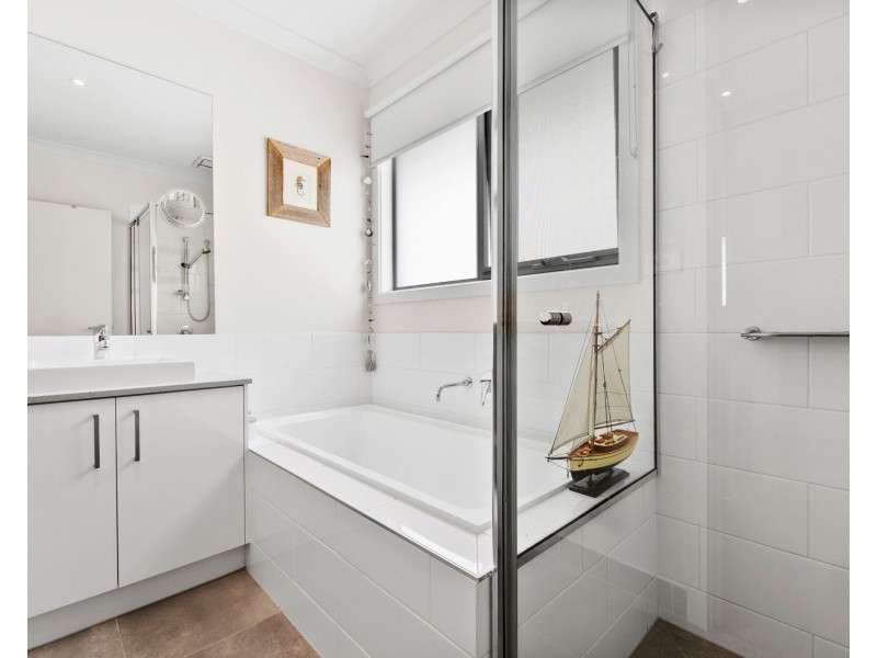 3 Starling Place, Safety Beach VIC 3936