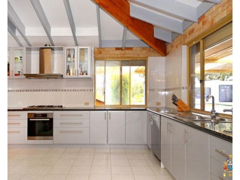 3 Livingstone Drive, Canning Vale WA 6155