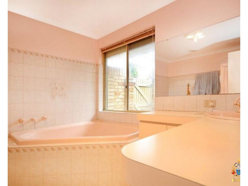 3 Livingstone Drive, Canning Vale WA 6155