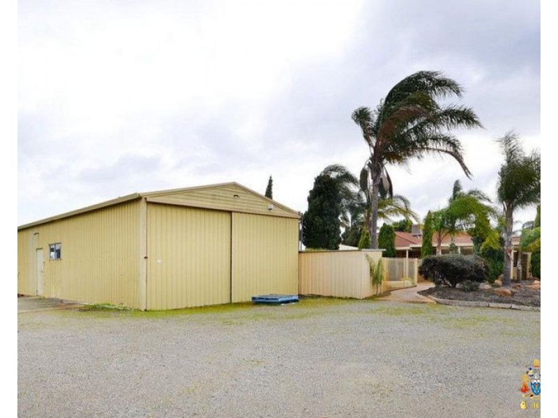 3 Livingstone Drive, Canning Vale WA 6155