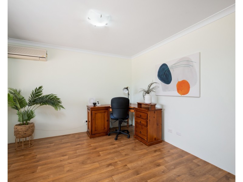 11 Woodcroft Place, Mount Richon WA 6112