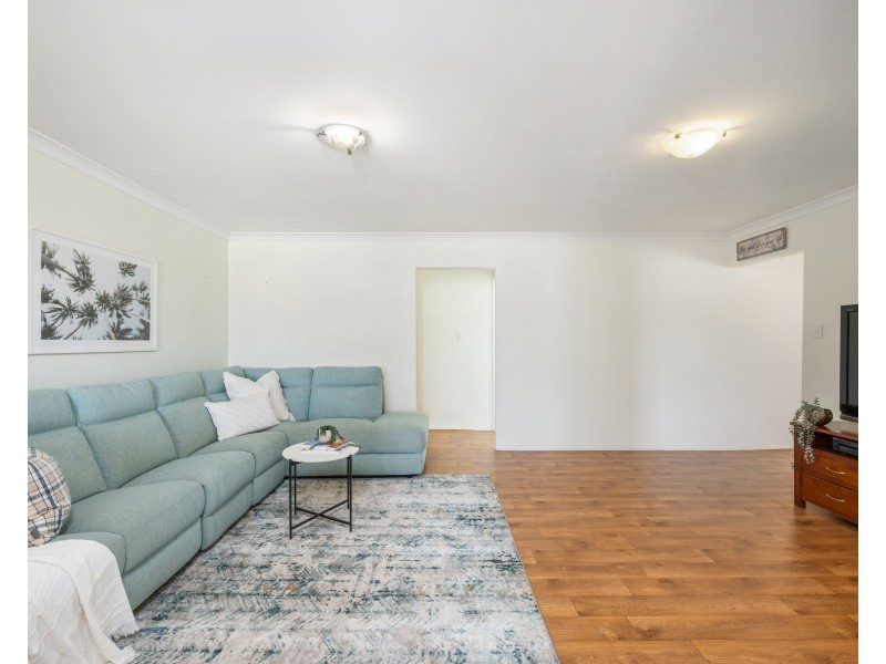 11 Woodcroft Place, Mount Richon WA 6112