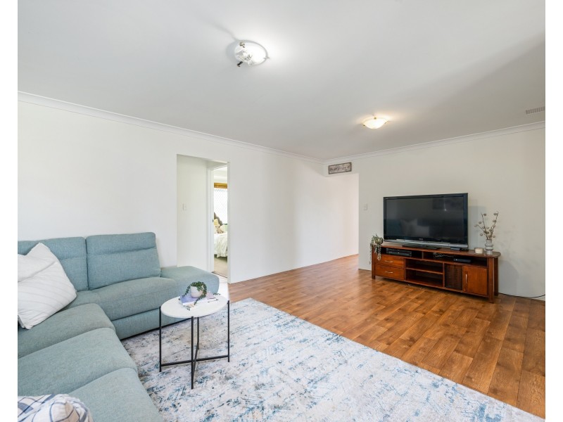 11 Woodcroft Place, Mount Richon WA 6112