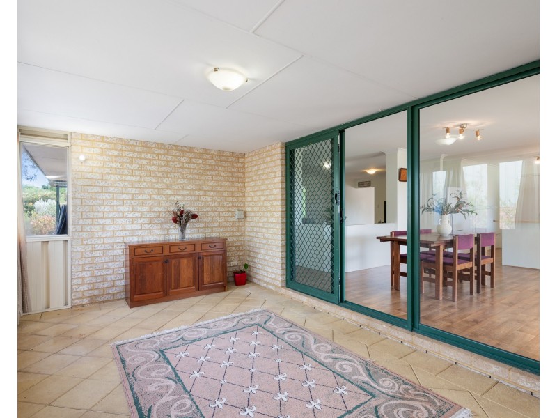 11 Woodcroft Place, Mount Richon WA 6112