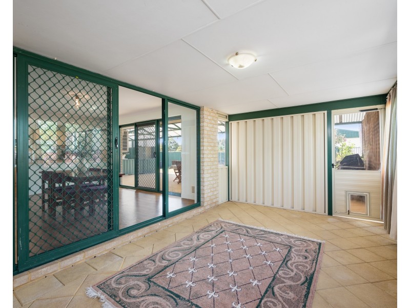 11 Woodcroft Place, Mount Richon WA 6112