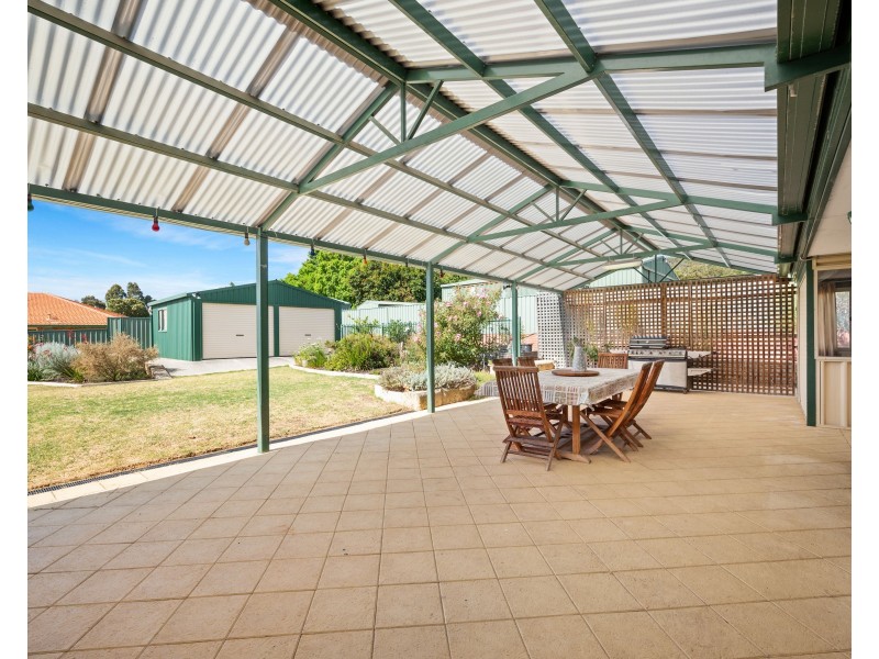 11 Woodcroft Place, Mount Richon WA 6112