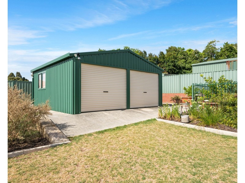 11 Woodcroft Place, Mount Richon WA 6112