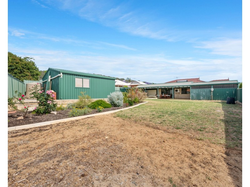 11 Woodcroft Place, Mount Richon WA 6112