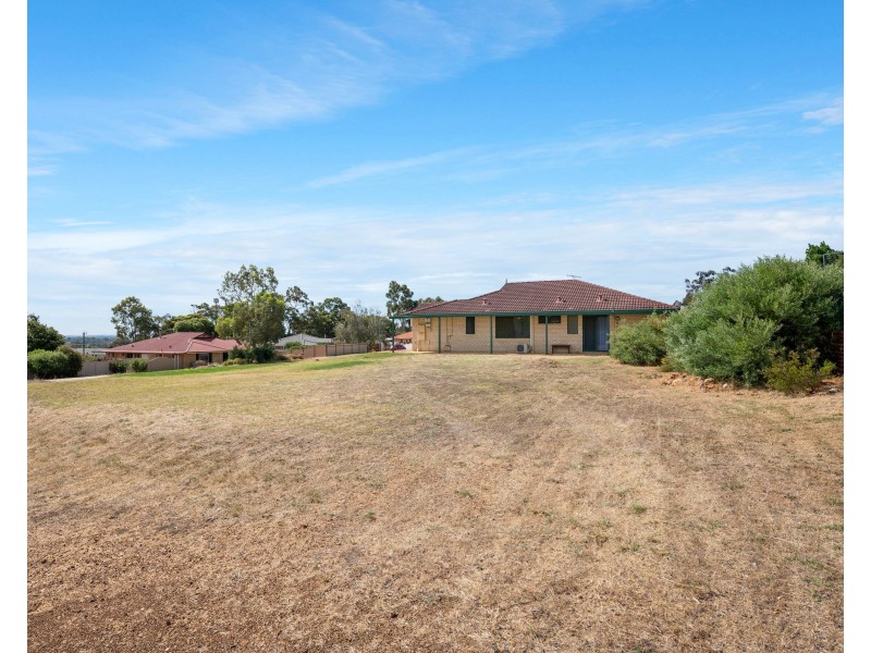 11 Woodcroft Place, Mount Richon WA 6112
