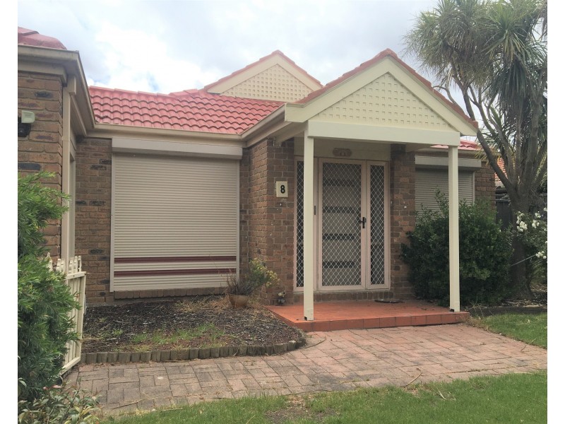 8 Kellett Street, Cranbourne North VIC 3977