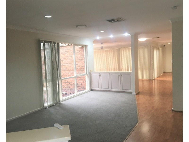 8 Kellett Street, Cranbourne North VIC 3977