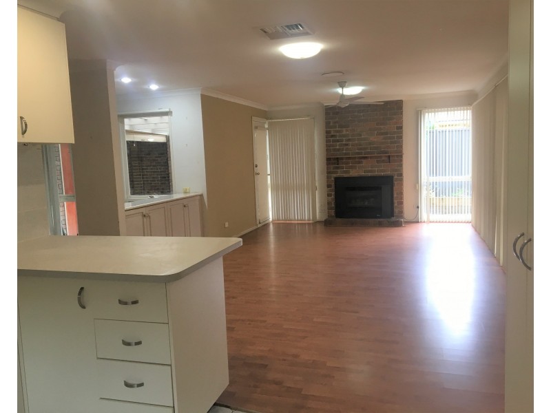 8 Kellett Street, Cranbourne North VIC 3977