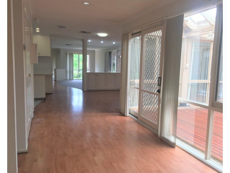 8 Kellett Street, Cranbourne North VIC 3977