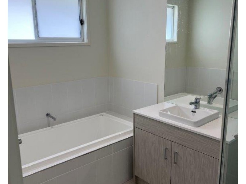 27 Kraft Road, Pallara QLD 4110