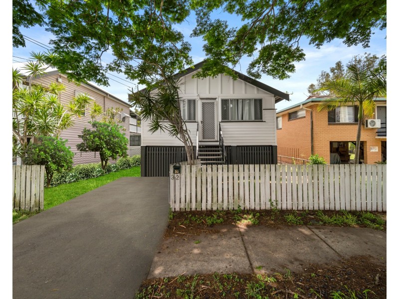 32 Robinson Street, Coorparoo QLD 4151