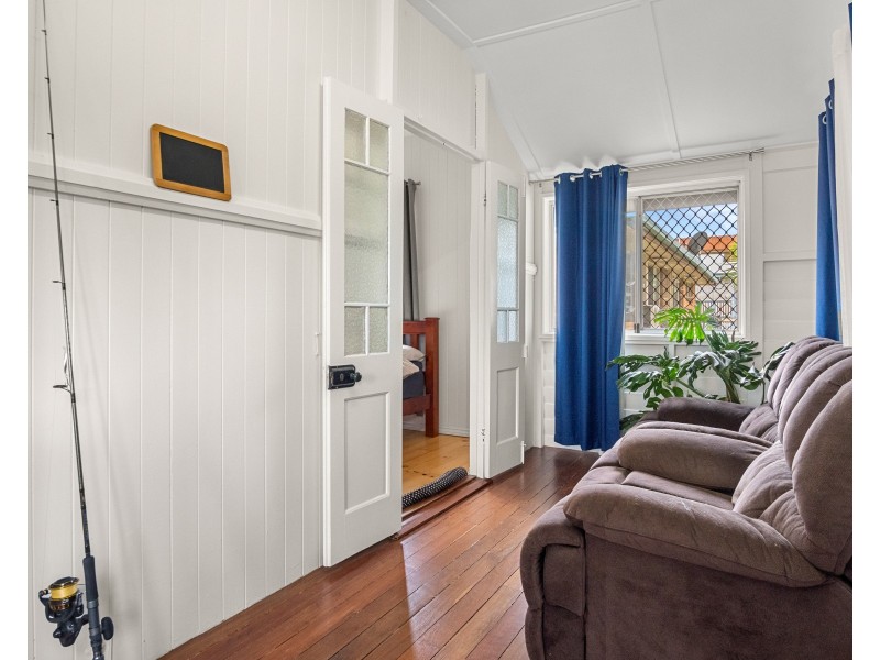 32 Robinson Street, Coorparoo QLD 4151