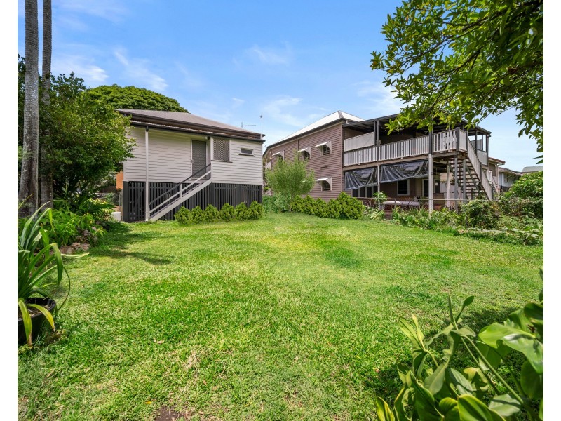 32 Robinson Street, Coorparoo QLD 4151