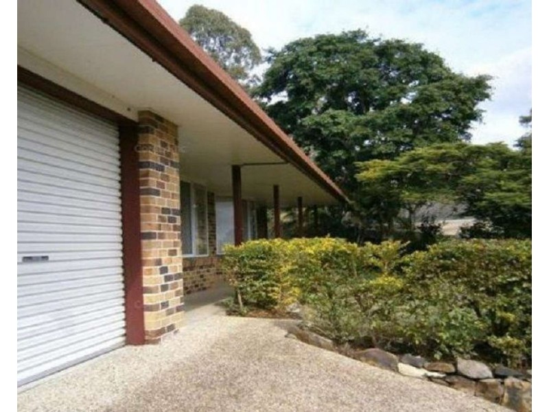 27 Leighton Drive, Edens Landing QLD 4207