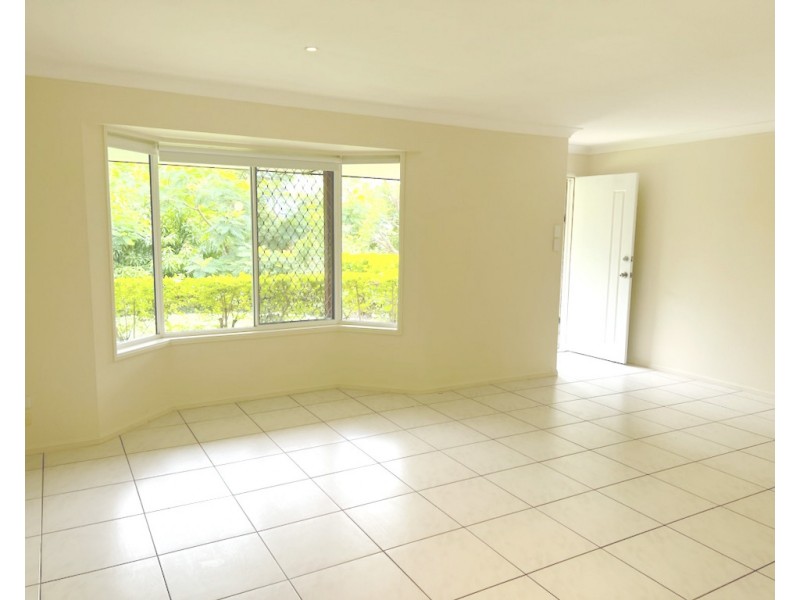 27 Leighton Drive, Edens Landing QLD 4207