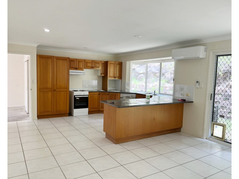 27 Leighton Drive, Edens Landing QLD 4207
