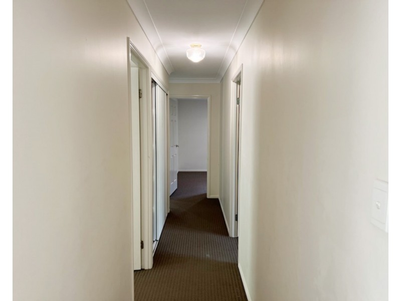 27 Leighton Drive, Edens Landing QLD 4207