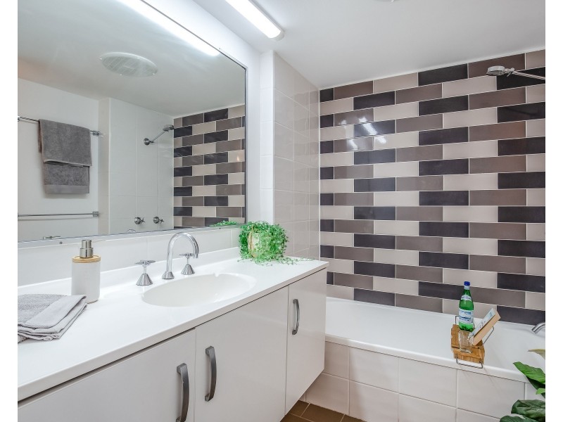 32/43 Enderley Avenue, Surfers Paradise QLD 4217