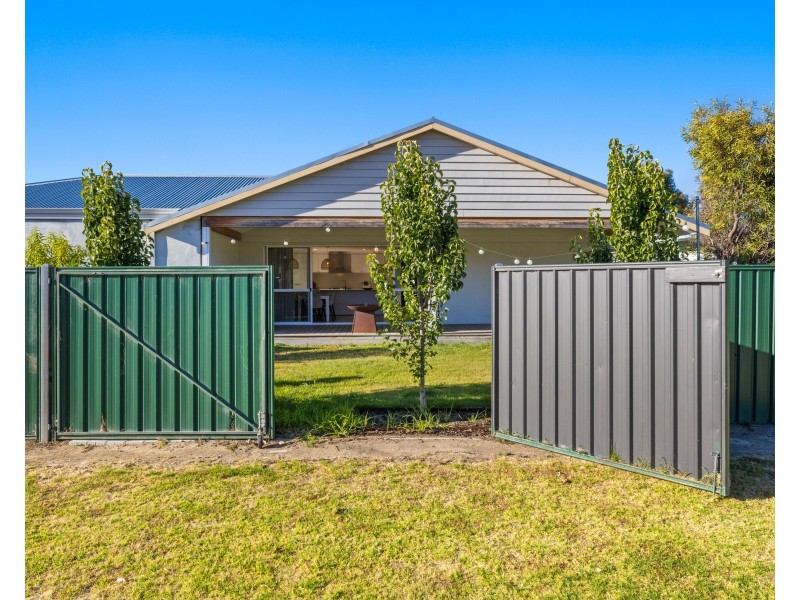36 Eclipse Way, Beckenham WA 6107