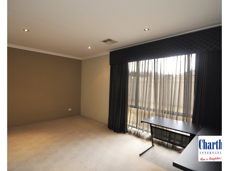 16 Sida Street, Canning Vale WA 6155