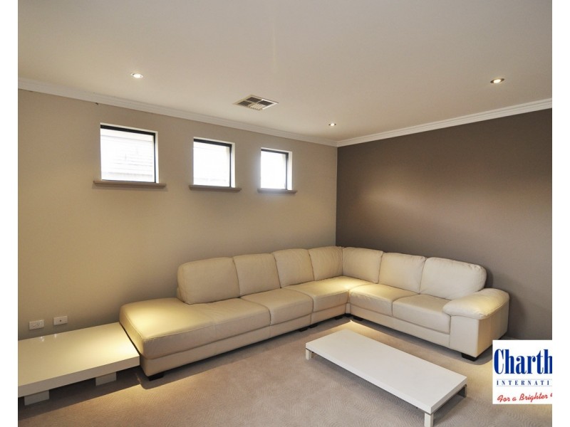 16 Sida Street, Canning Vale WA 6155