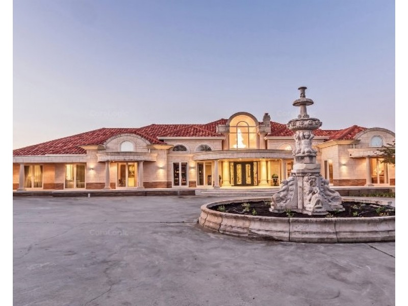 11 Livingstone Drive, Canning Vale WA 6155