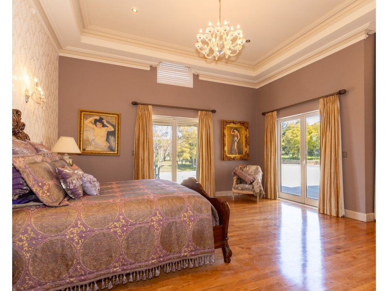 11 Livingstone Drive, Canning Vale WA 6155