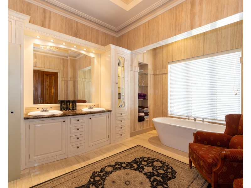 11 Livingstone Drive, Canning Vale WA 6155