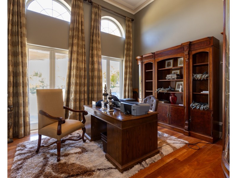 11 Livingstone Drive, Canning Vale WA 6155