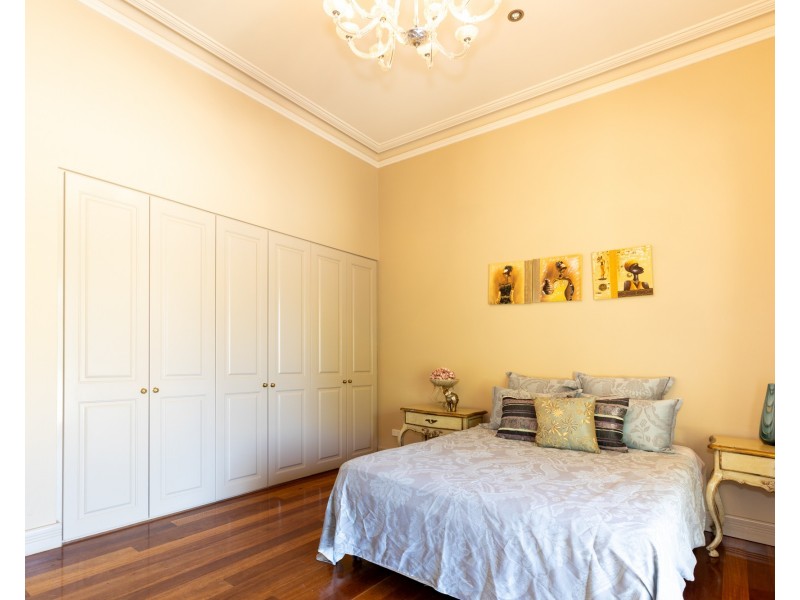 11 Livingstone Drive, Canning Vale WA 6155