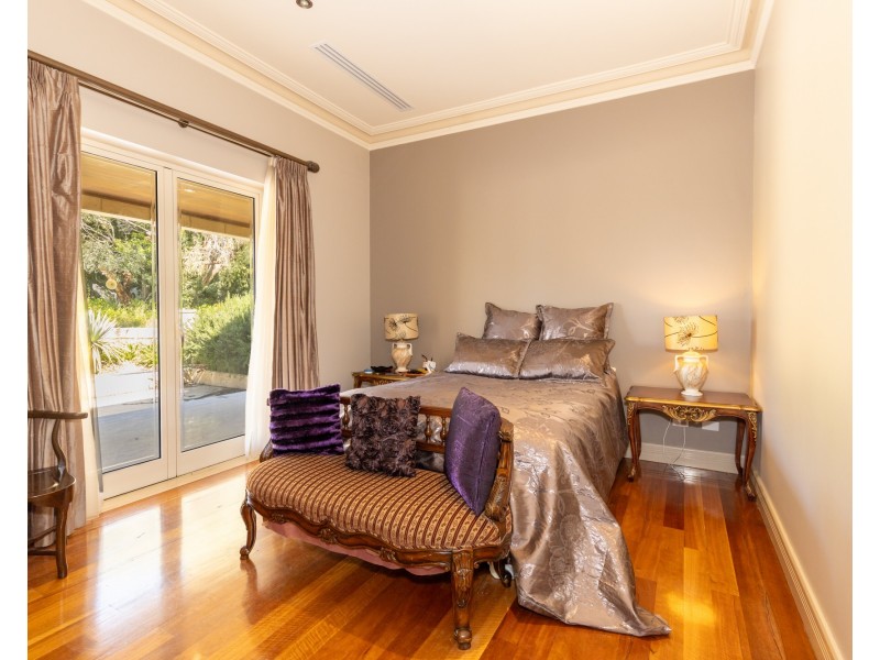 11 Livingstone Drive, Canning Vale WA 6155