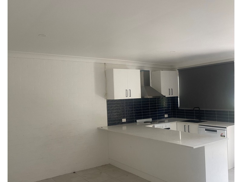 2/5 Herbert Street, Bundamba QLD 4304