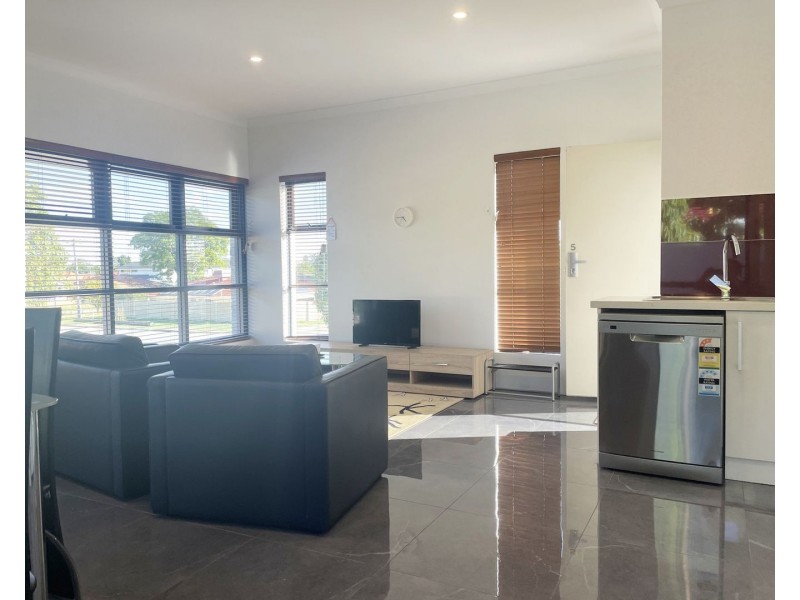 13 Belvidere Street, Belmont WA 6104