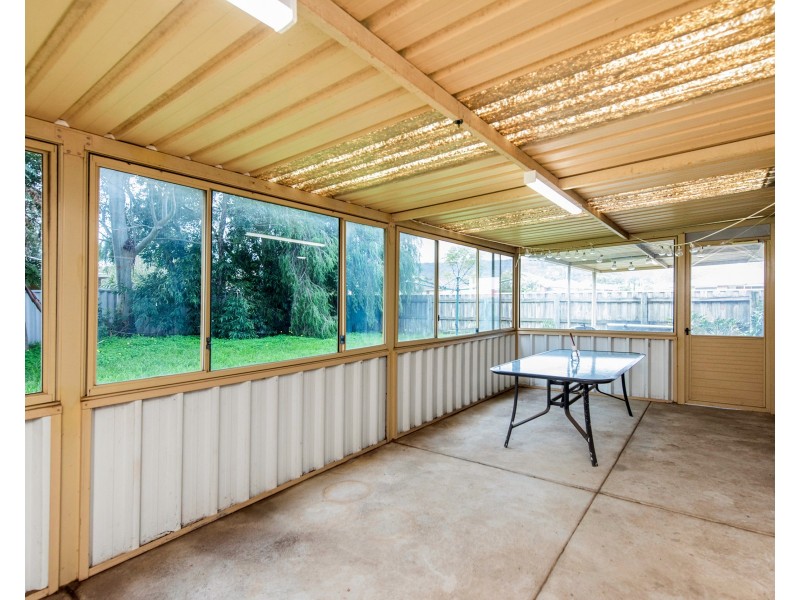 10 Eaglehawk Grove, Brookdale WA 6112