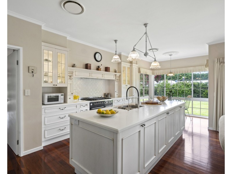 49 Bateke Road, Tamborine Mountain QLD 4272