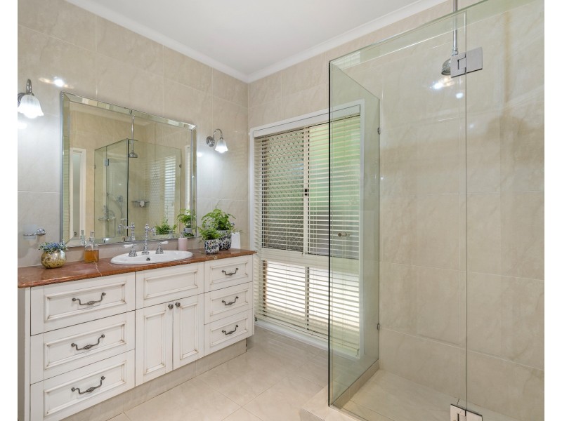 49 Bateke Road, Tamborine Mountain QLD 4272