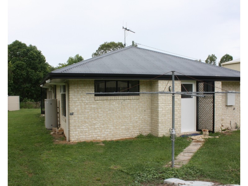 12 Haughton Street, Mount Perry QLD 4671