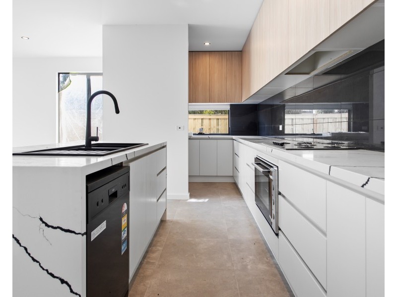 12 Bisham Street, Mickleham VIC 3064