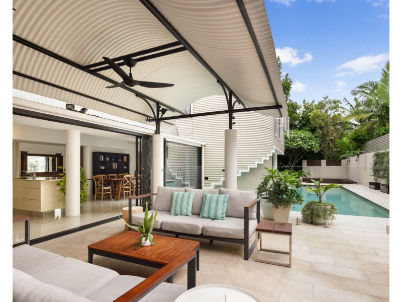 25 Eighth Avenue, St Lucia QLD 4067