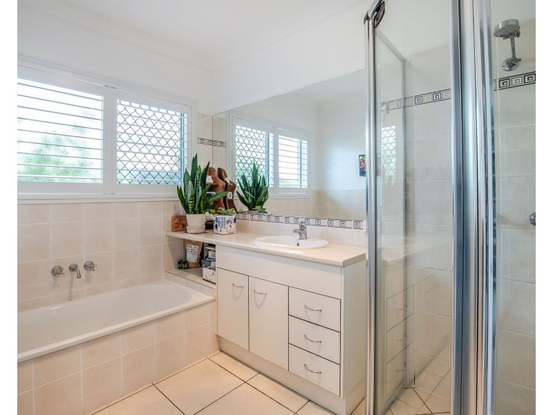9 Witheren Circuit, Pacific Pines QLD 4211